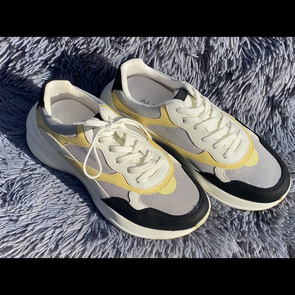Aldo Women’s Merurka-68 Sneakers- New in Box!! - Picture 11 of 13